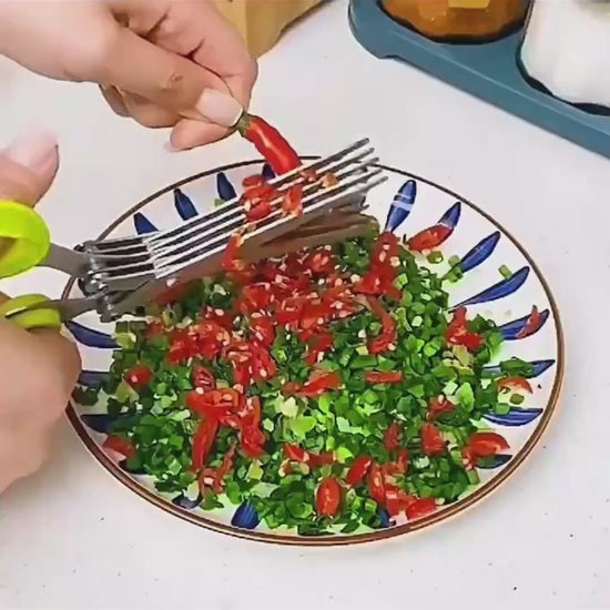 Short video of the Multi-Layer Herb Scissors – available in 3-layer and 5-layer stainless steel options, demonstrating quick herb cutting.